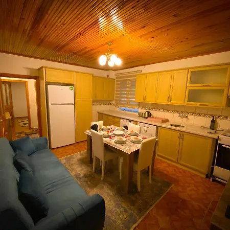Lumos Homes Boutique Apart *