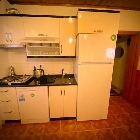 Lumos Homes Boutique Apart *